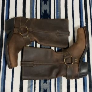 Frye Harness DISTRESSED BOOTS SIZE 6 1/2M …